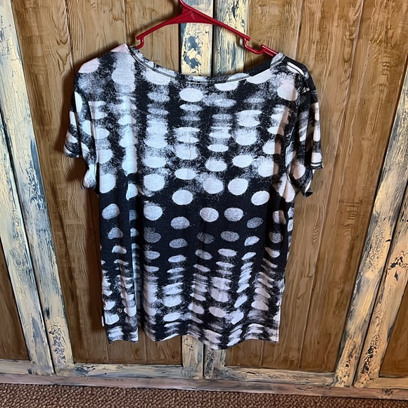 Lululemon Tee - Picture 4 of 5